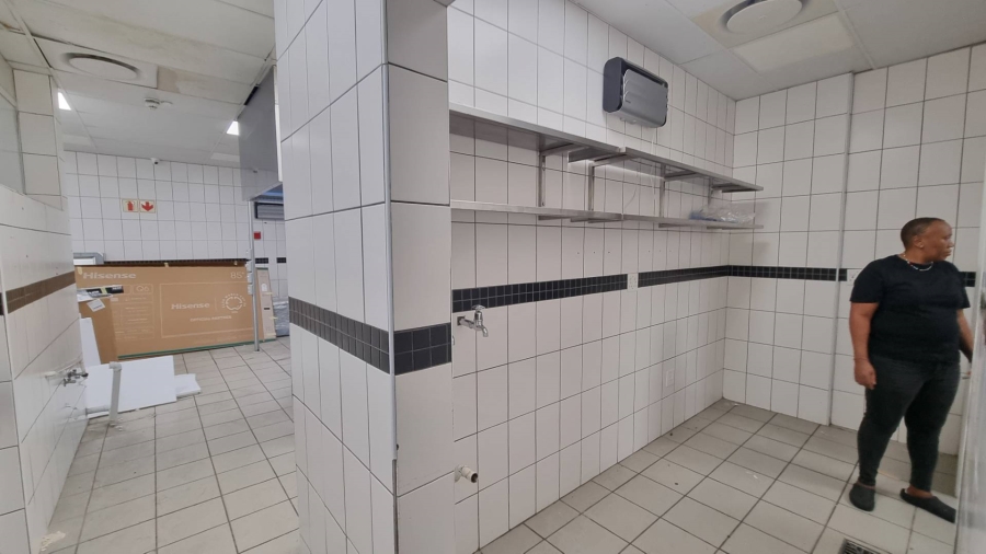 To Let Commercial Property for Rent in Woodstock Western Cape